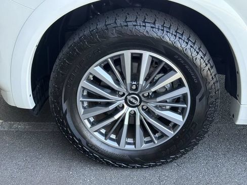 Used 2022 Nissan Armada SL w/ Captain's Chairs Package AWD/4WD image 13