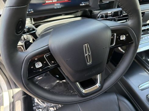 Used 2023 Lincoln Corsair Reserve w/ Equipment Group 201A AWD/4WD image 22