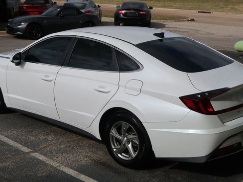 Used 2022 Hyundai Sonata SE image 12