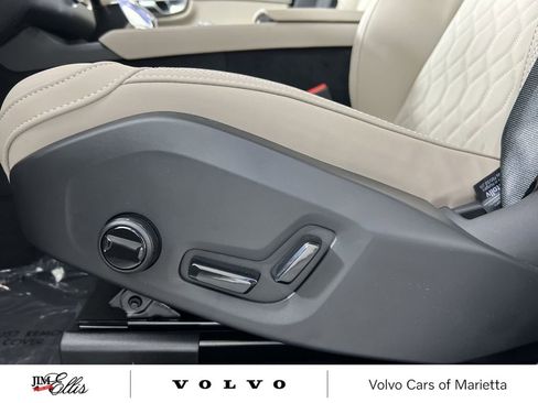New 2026 Volvo XC90 B6 Plus w/ Protection Package Premier image 14