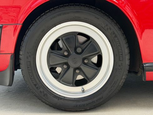 Used 1989 Porsche 911 Carrera RWD image 36