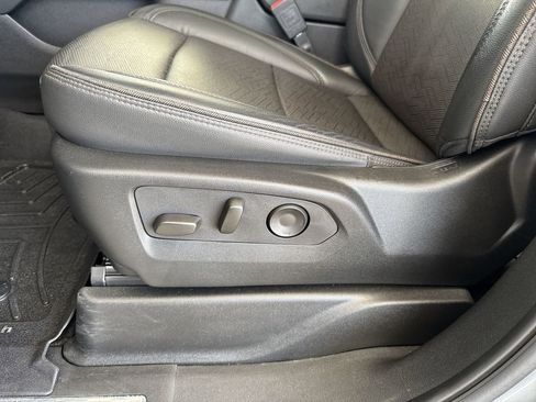 Certified 2024 Chevrolet Suburban High Country w/ Advanced Technology Package image 13