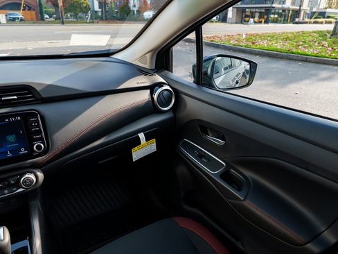 New 2025 Nissan Versa SR w/ Trunk Package image 9