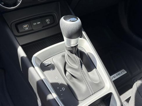 New 2026 Hyundai Venue SE FWD image 25