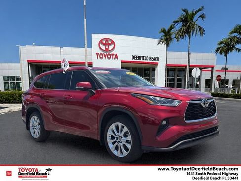 Certified 2025 Toyota Highlander Limited FWD image 1
