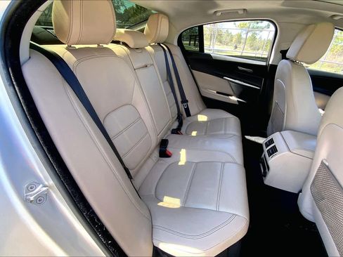 Used 2017 Jaguar XE Prestige image 19
