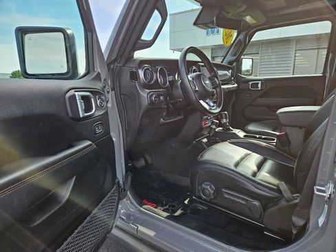 Used 2023 Jeep Wrangler Unlimited Rubicon 392 AWD/4WD image 13