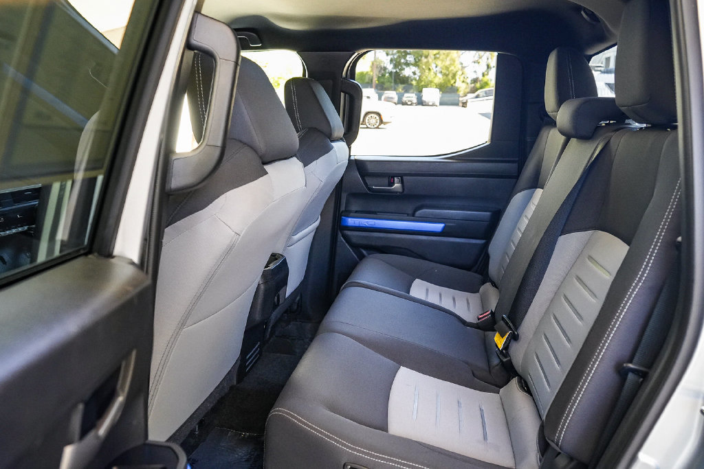 Used 2025 Toyota Tacoma TRD Sport AWD/4WD image 18