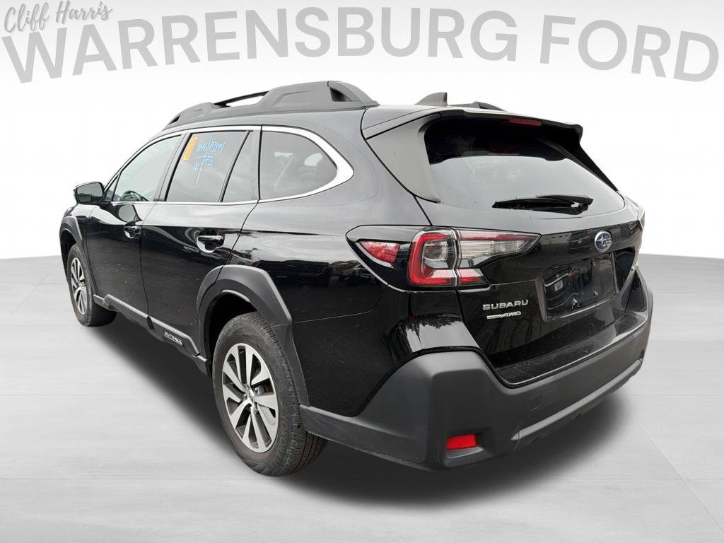 Used 2023 Subaru Outback Premium AWD/4WD image 5