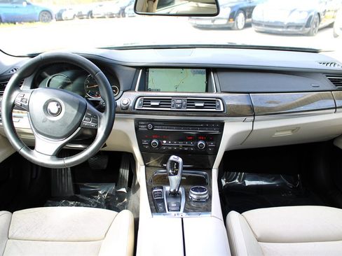 Used 2014 BMW 740Li image 12