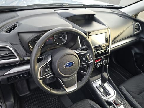 Used 2022 Subaru Forester Premium image 9