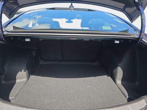 Used 2017 Chevrolet Malibu LT image 12