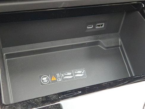 New 2026 GMC Yukon XL AT4 image 34