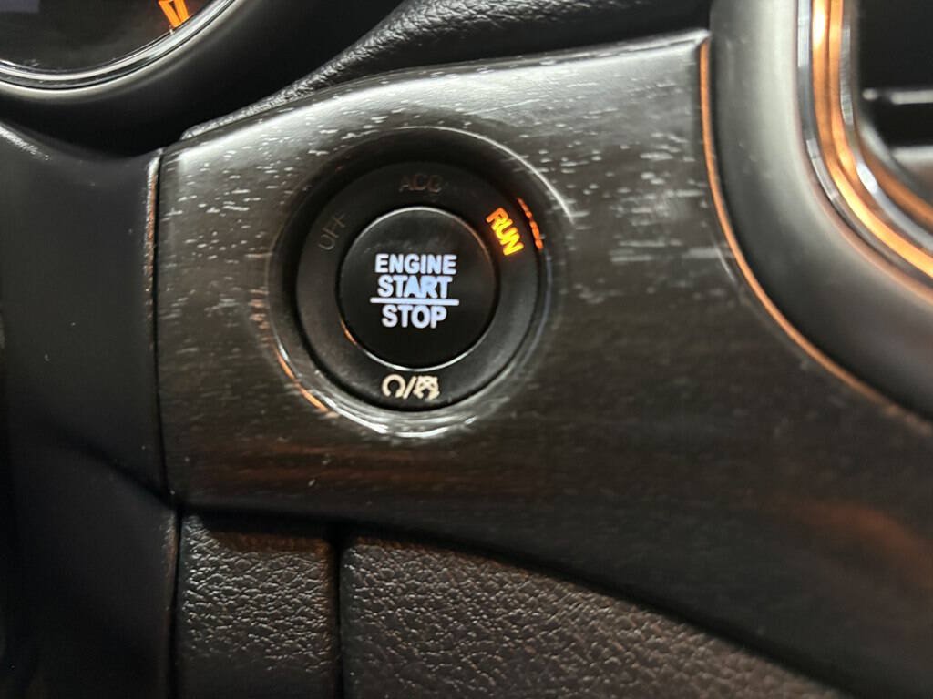 Used 2018 Jeep Grand Cherokee Altitude AWD/4WD image 22