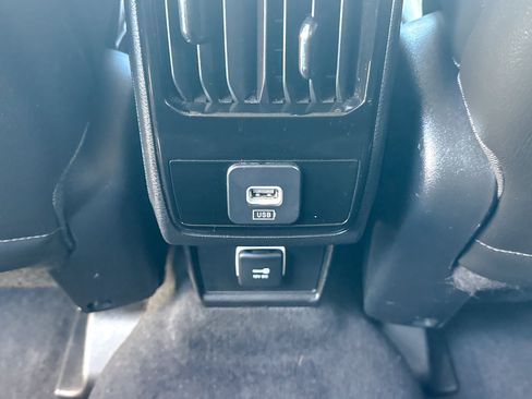 Used 2022 Jeep Compass Limited image 23