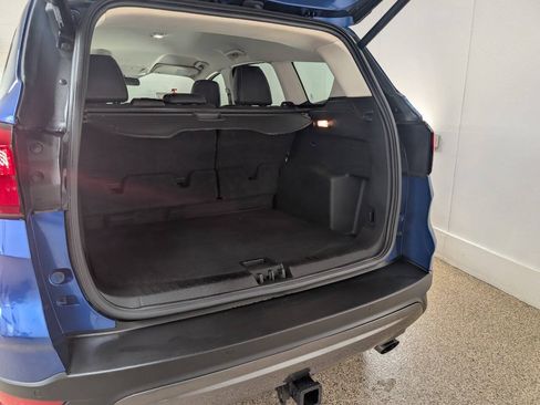 Used 2019 Ford Escape SEL w/ SEL Sport Appearance Package AWD/4WD image 16