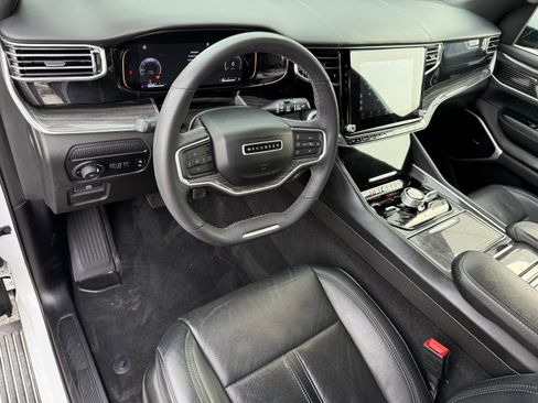 Used 2022 Jeep Wagoneer Series III w/ Premium Group I image 11