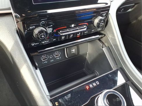 New 2025 Jeep Grand Cherokee Laredo image 21