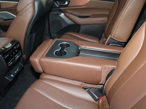 Used 2024 Acura MDX SH-AWD w/ Technology Package image 4