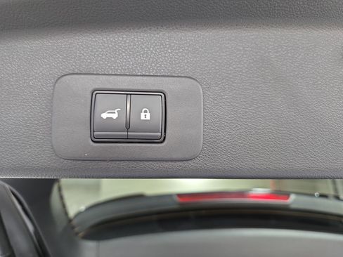 Certified 2025 Nissan Murano SV image 13