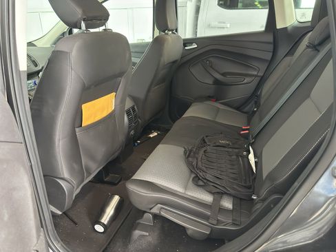 Used 2018 Ford Escape SE FWD image 4