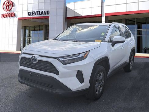 Used 2024 Toyota RAV4 XLE AWD/4WD image 4