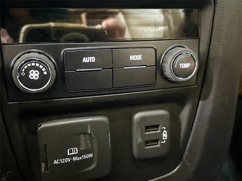 Used 2019 Buick Enclave Essence image 24