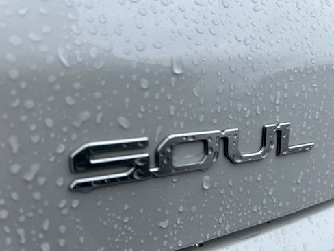 Used 2025 Kia Soul S FWD image 31