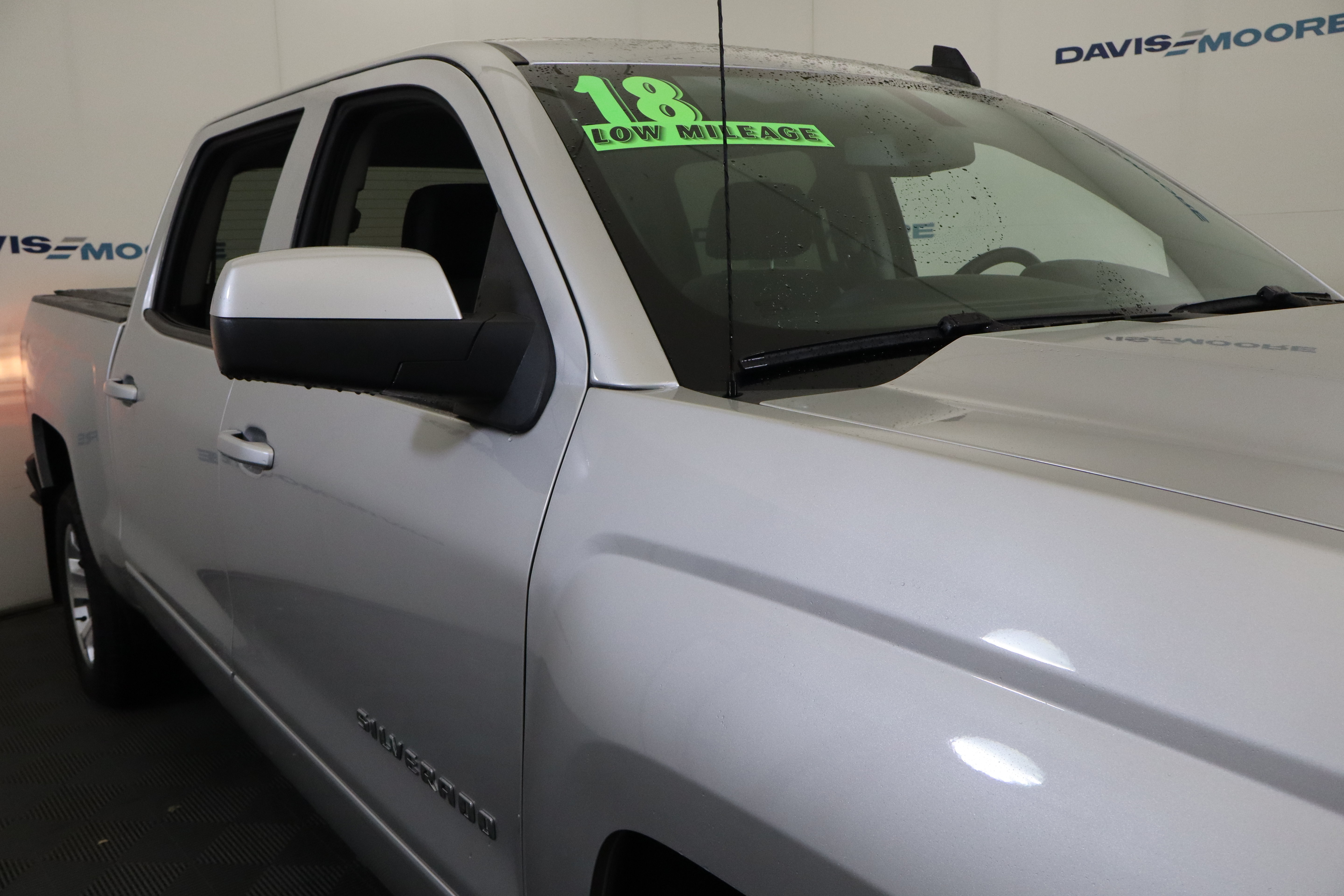 Used 2018 Chevrolet Silverado 1500 LT w/ All Star Edition AWD/4WD image 4
