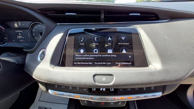 Used 2023 Cadillac XT4 Luxury w/ Cold Weather Package FWD image 22