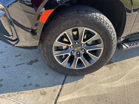 Used 2023 Chevrolet Tahoe Z71 w/ Z71 Off-Road Package image 41