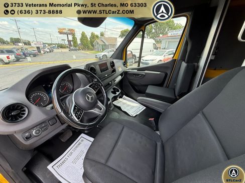 Used 2021 Mercedes-Benz Sprinter 2500 image 9