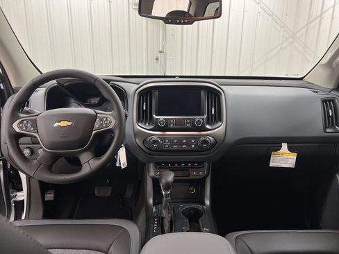 Used 2022 Chevrolet Colorado Z71 AWD/4WD image 10