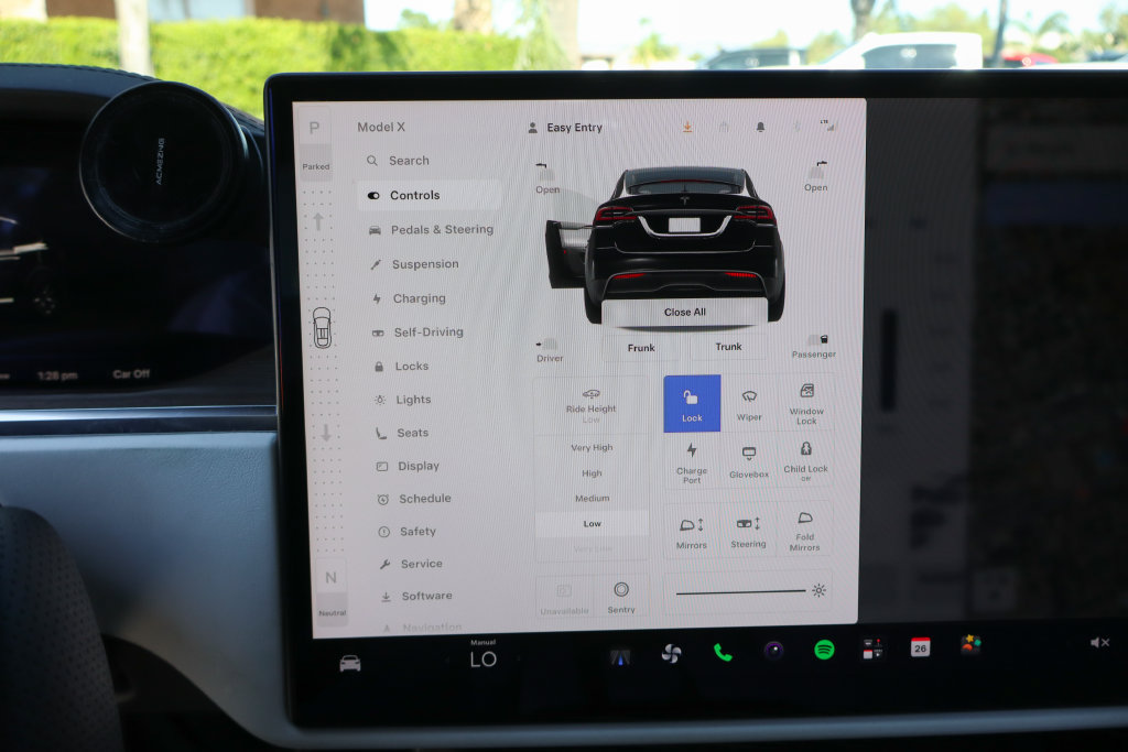Used 2022 Tesla Model X AWD/4WD image 26