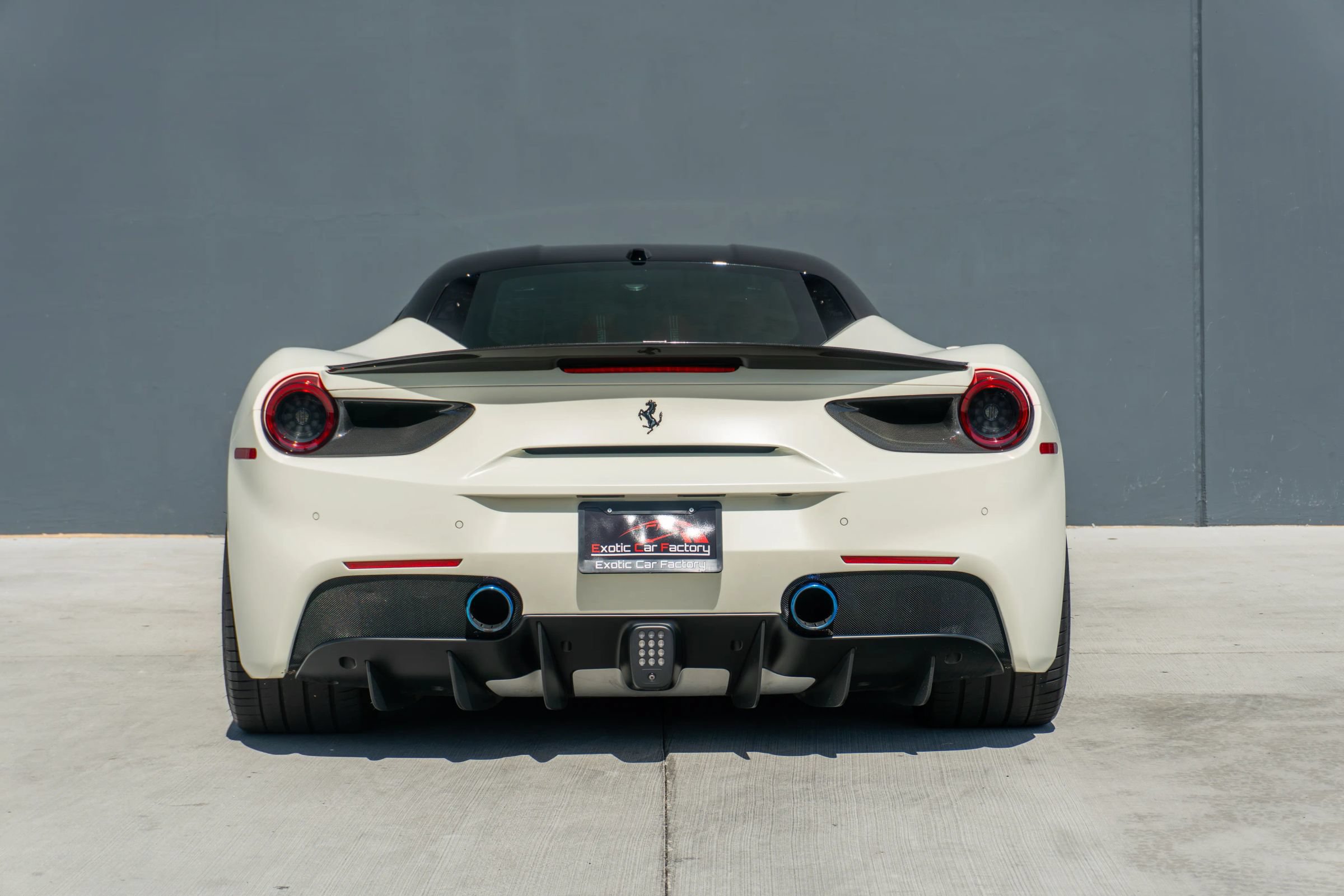 Used 2018 Ferrari 488 GTB RWD image 8