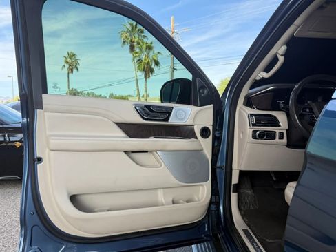 Used 2020 Lincoln Navigator Reserve w/ Luxury Package AWD/4WD image 38