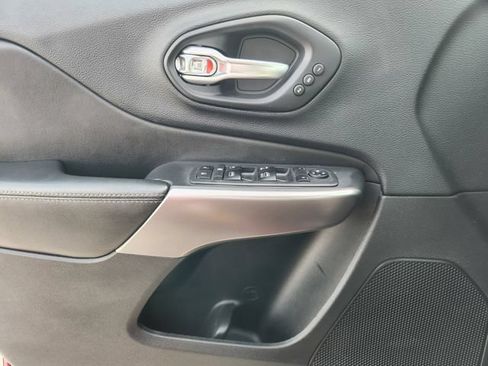 Used 2019 Jeep Cherokee Limited AWD/4WD image 21