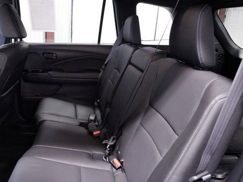 Certified 2024 Honda Passport EX-L image 17