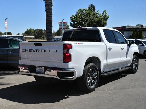 Used 2025 Chevrolet Silverado 1500 LT w/ LPO, Dark Essentials Package AWD/4WD image 8