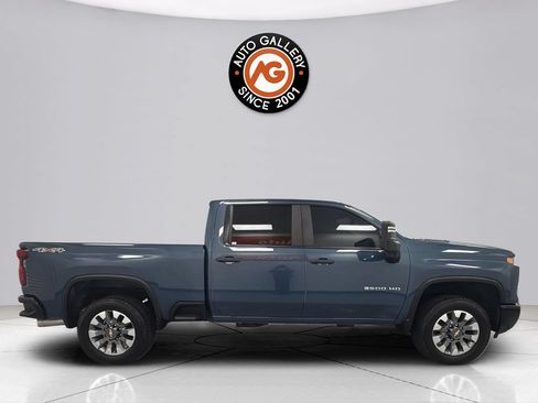 Used 2025 Chevrolet Silverado 2500 Custom w/ Custom Value Package AWD/4WD image 8