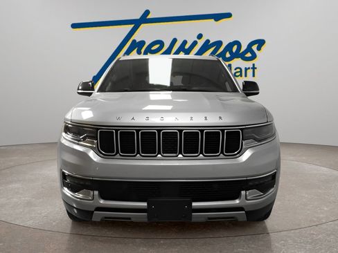 Used 2024 Jeep Wagoneer L Series II RWD image 4