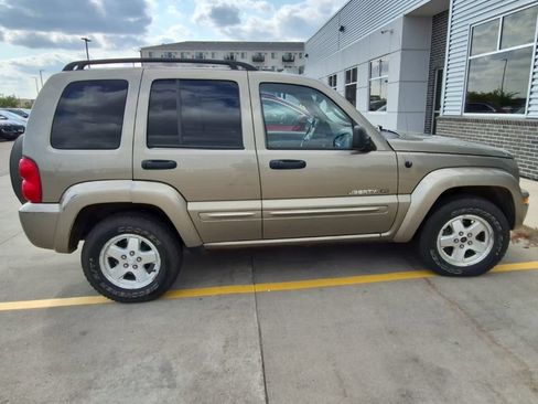 Used 2003 Jeep Liberty Limited AWD/4WD image 8