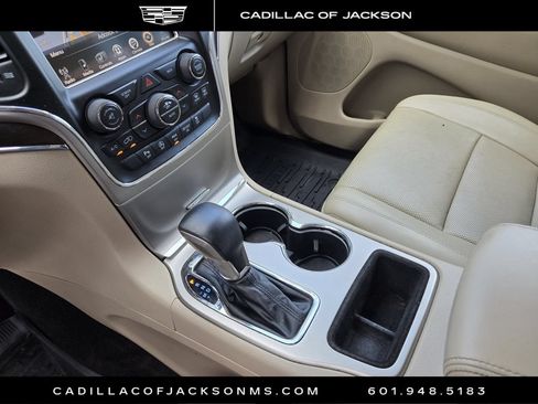Used 2017 Jeep Grand Cherokee Limited w/ Luxury Group II RWD image 16