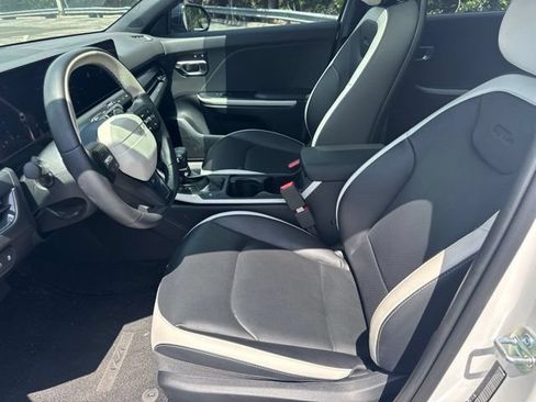 Used 2025 Kia K4 GT-Line w/ GT-Line Premium Package FWD image 8