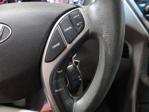Used 2013 Hyundai Elantra GLS w/ Preferred Pkg FWD image 31