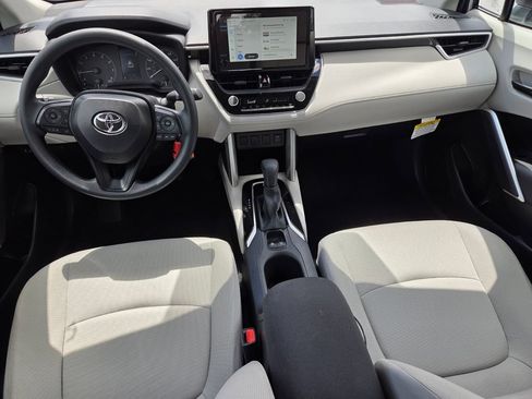 Used 2025 Toyota Corolla Cross L FWD image 8