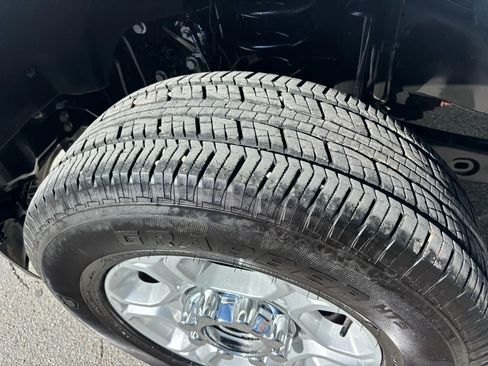 Used 2025 Ford F250 XLT image 10