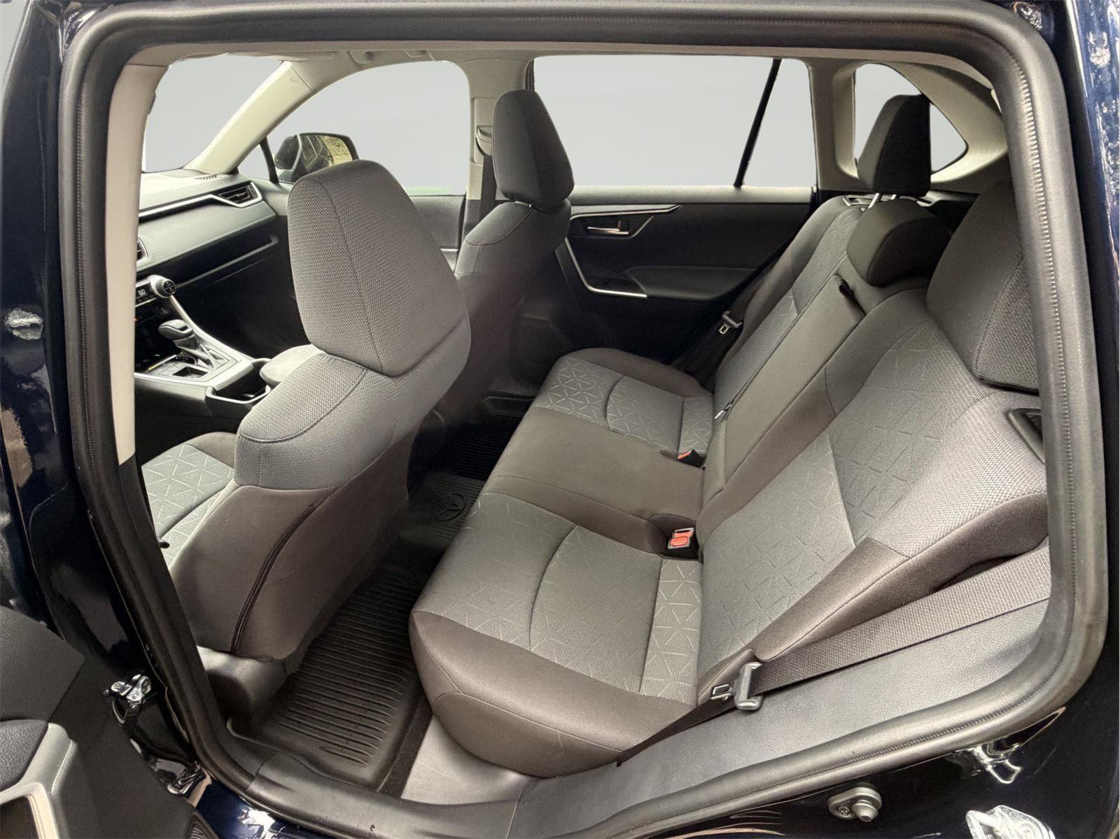 Used 2025 Toyota RAV4 XLE w/ Convenience Package FWD image 96