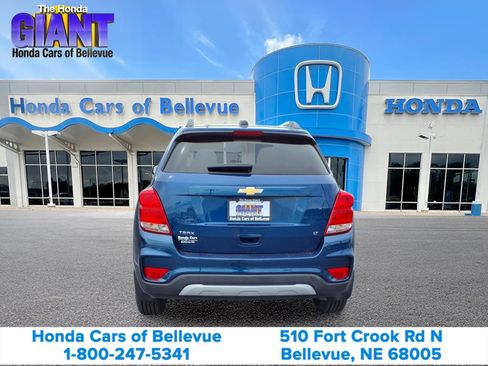 Used 2020 Chevrolet Trax LT w/ LT Convenience Package FWD image 4