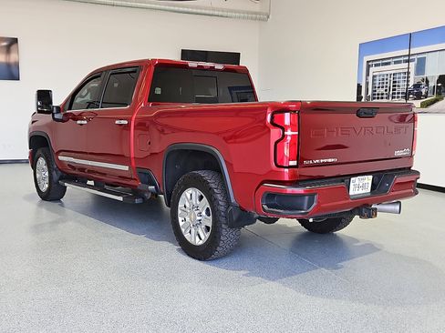 Used 2024 Chevrolet Silverado 3500 High Country w/ High Country Premium Package AWD/4WD image 2